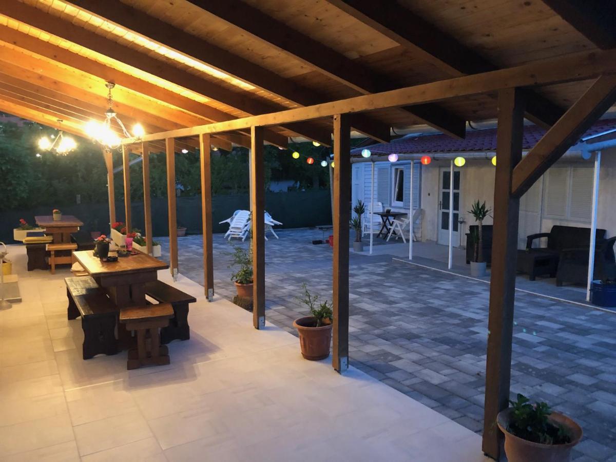 Klara Apartmanház Orfű Exterior foto