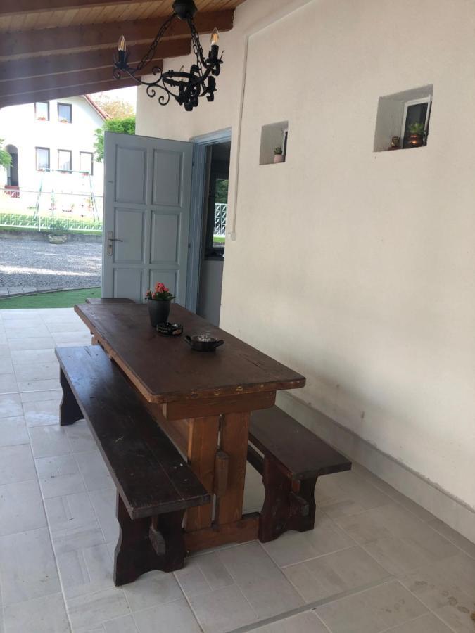 Klara Apartmanház Orfű Exterior foto