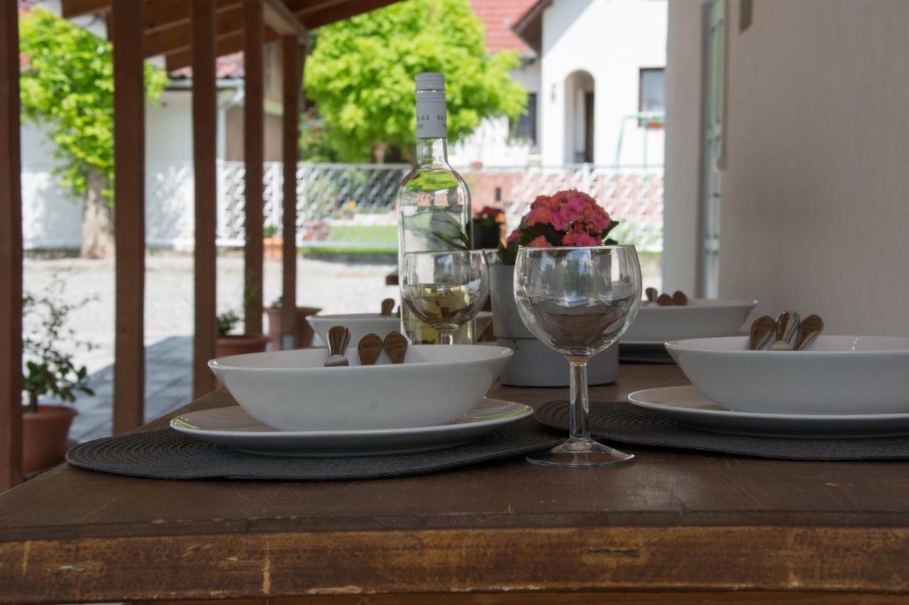 Klara Apartmanház Orfű Exterior foto